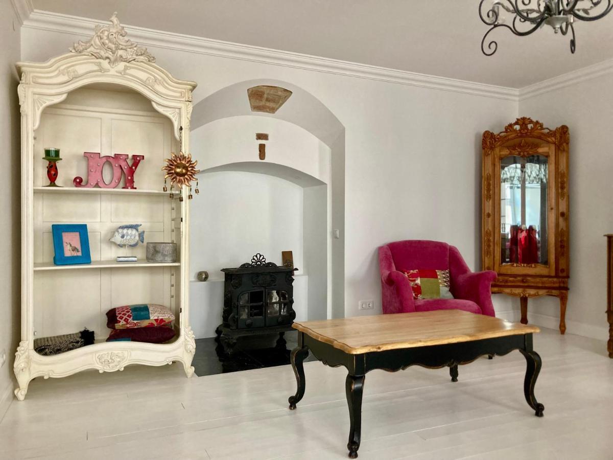 Shabby Chic - Apartment In The Heart Of Vilnius Old Town Экстерьер фото